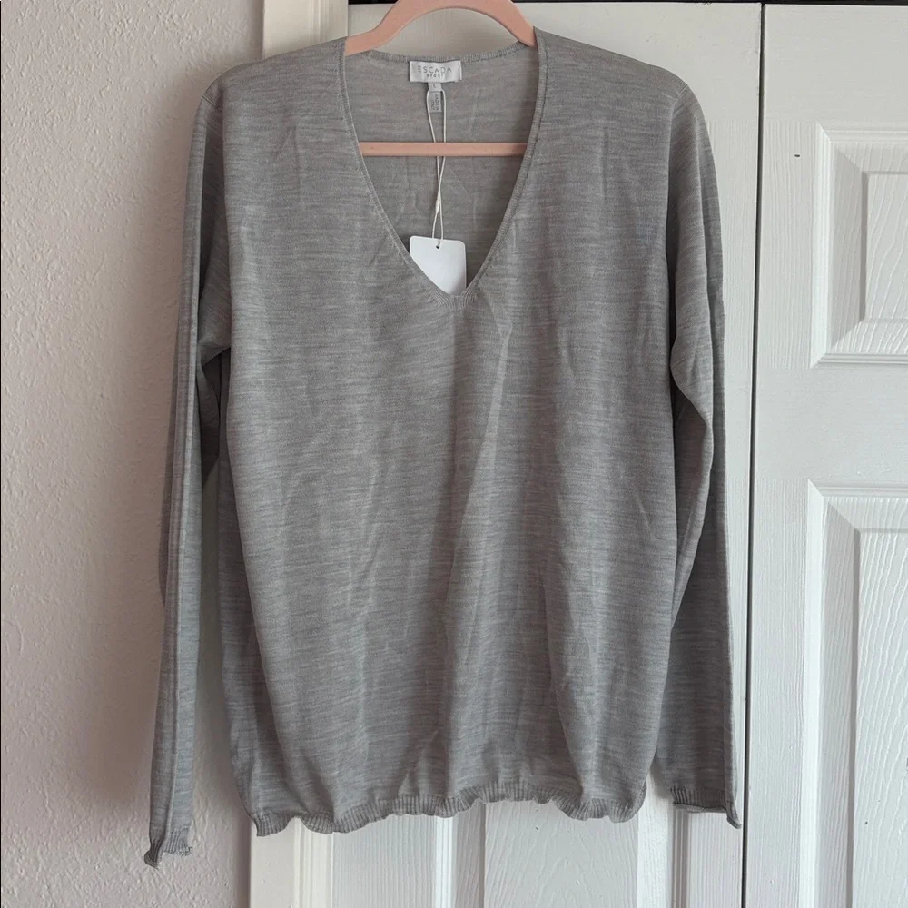 NWT Escada Sport 100% Virgin Wool Lightweight Sweater Top